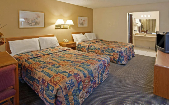 photo 4 of Best Value Inn Garland