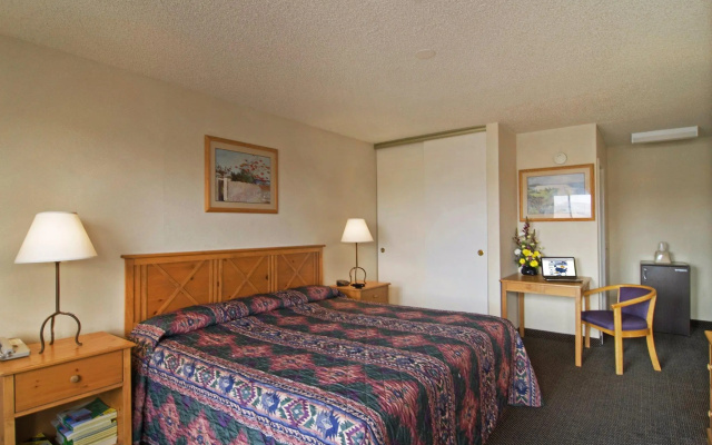 photo 5 of Motel 6 Henderson, NV