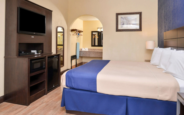photo 3 of Americas Best Value Inn Medical Center Downtown