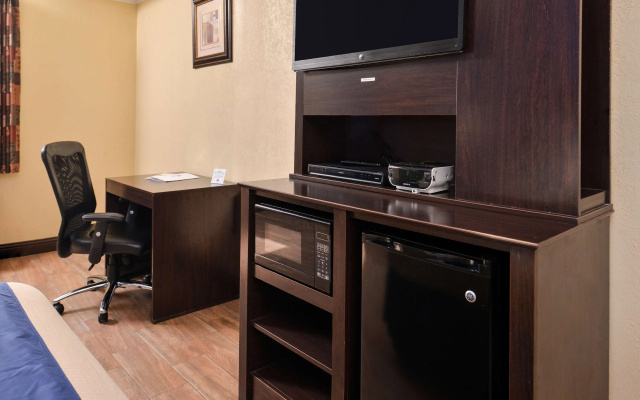 photo 5 of Americas Best Value Inn Medical Center Downtown