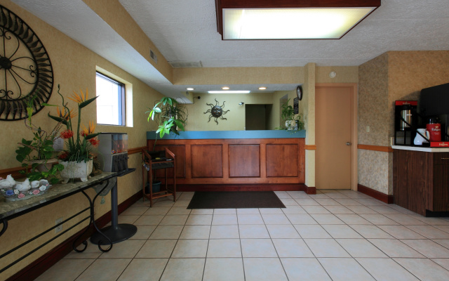 photo 2 of Americas Best Value Inn North Capital