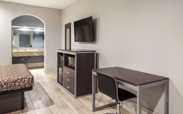 photo 2 of Americas Best Value Platinum Inn & Suites