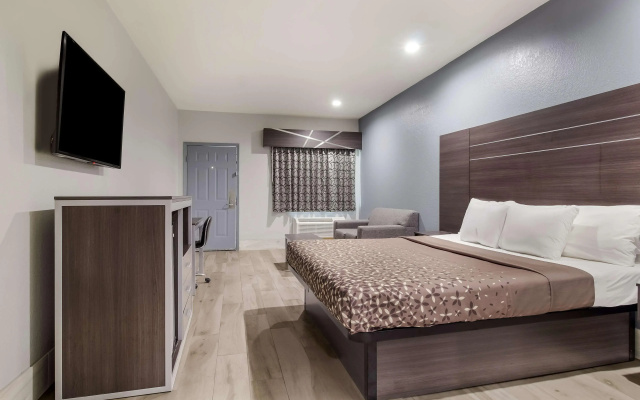 photo 3 of Americas Best Value Platinum Inn & Suites