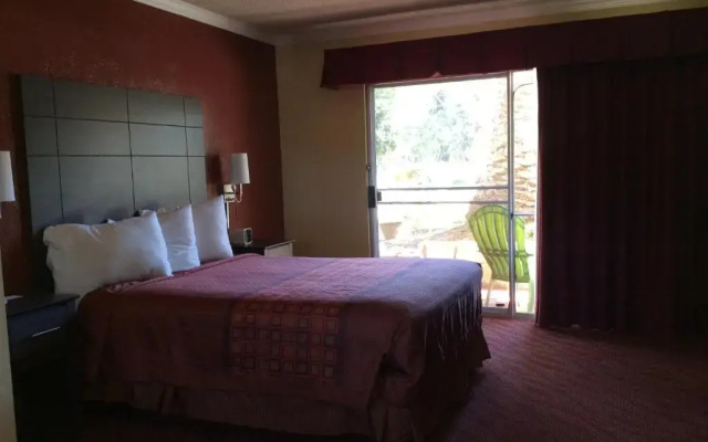 photo 5 of Americas Best Value Presidents Inn on Munras