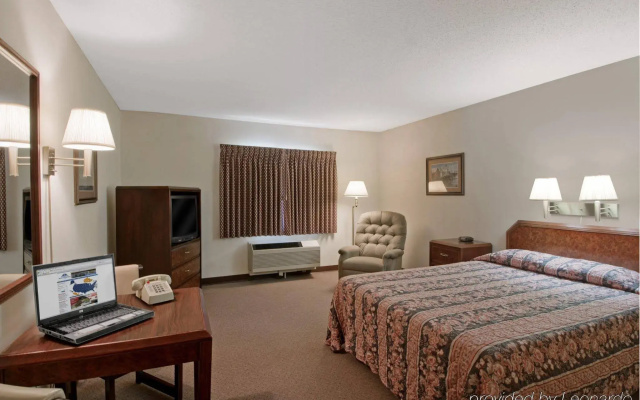 photo 2 of Red Fox Inn