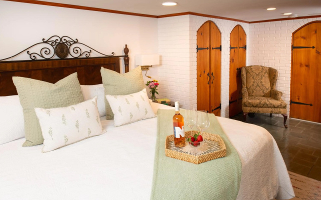 photo 3 of Americas Cup Inn
