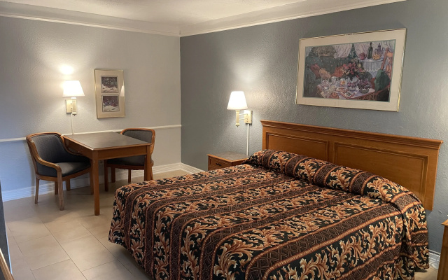 photo 2 of America's Inn - Houston