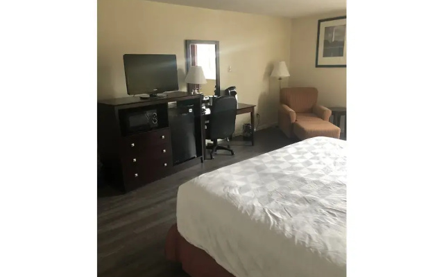 photo 3 of America's Inn