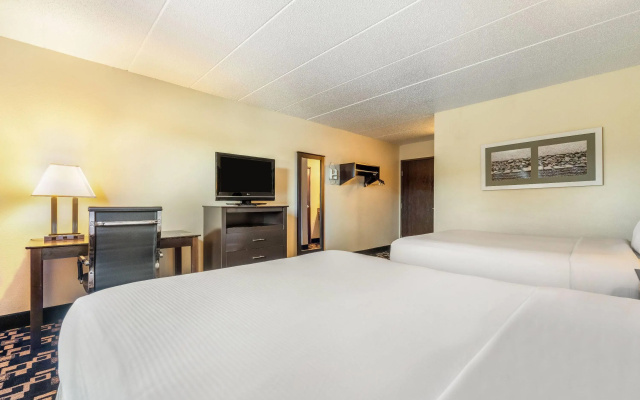 photo 4 of Baymont by Wyndham Bloomington MSP Airport