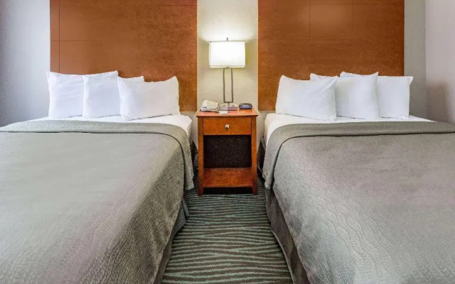 photo 2 of Americinn Des Moines-airport