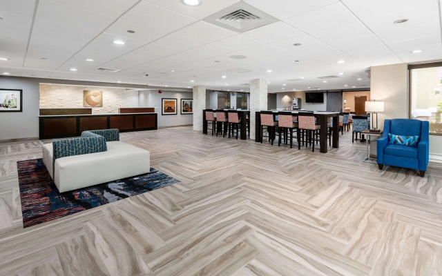 photo 2 of Comfort Inn Chicago Schaumburg - O'Hare Airport