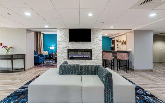 photo 3 of Comfort Inn Chicago Schaumburg - O'Hare Airport