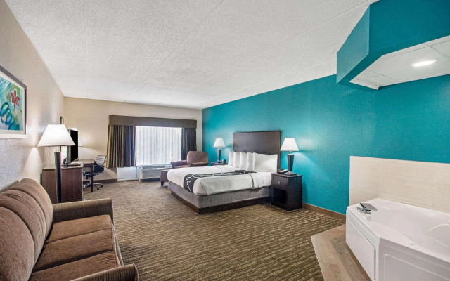 photo 5 of Comfort Inn & Suites Sarasota I75