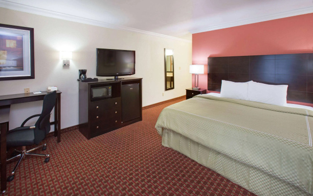 photo 4 of AmericInn by Wyndham Johnston Des Moines