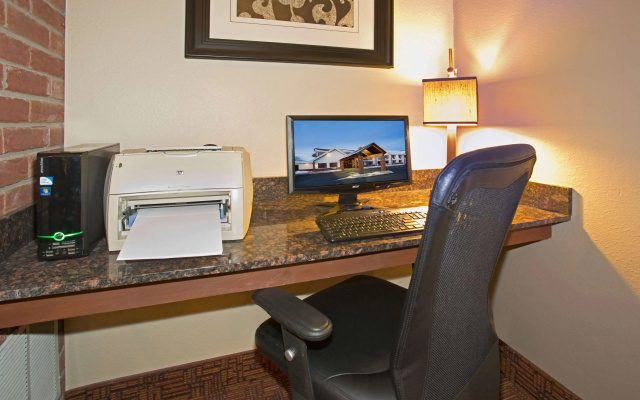 photo 4 of AmericInn by Wyndham New London
