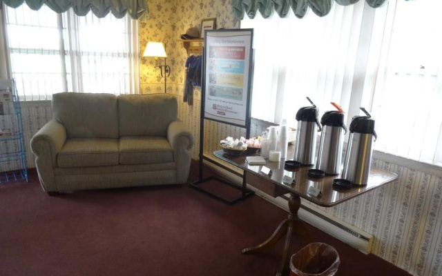 photo 3 of Amish Country Motel