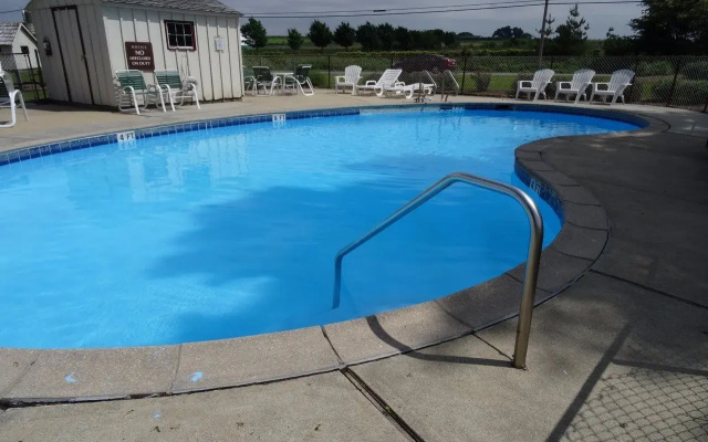 photo 4 of Amish Country Motel