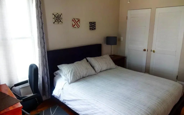 photo 2 of Amory Guest House