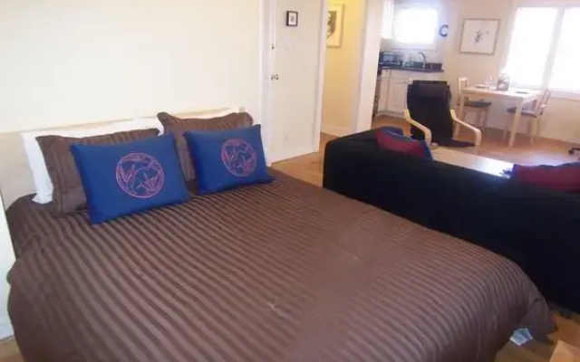photo 2 of Russian Hill Apartment