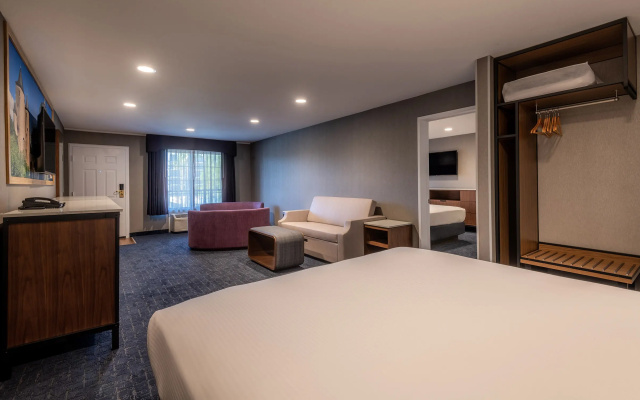 photo 3 of Anaheim Camelot Inn & Suites