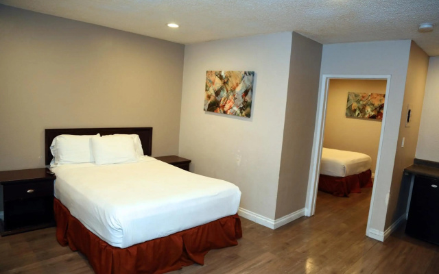 photo 4 of Anaheim Executive Inn & Suites
