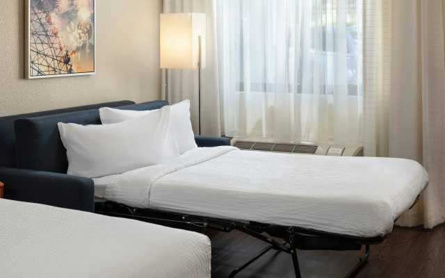 photo 4 of Fairfield by Marriott Anaheim Resort