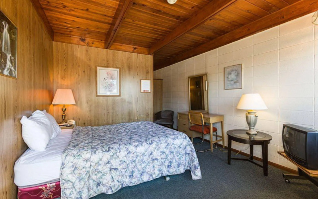 photo 2 of Anchor Inn Motel