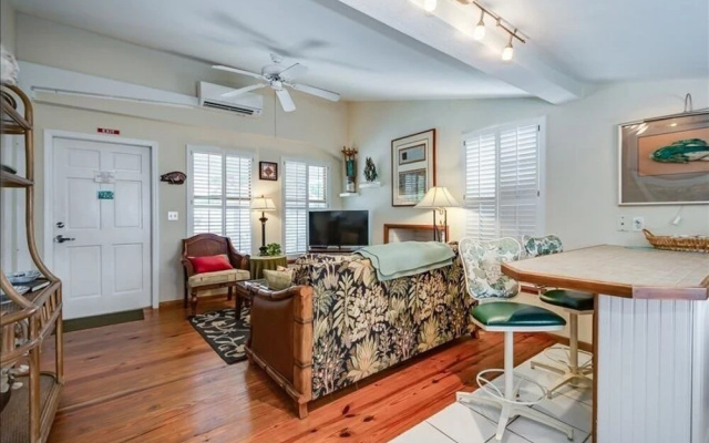 photo 3 of ANCHOR INN - Unit 1 apts