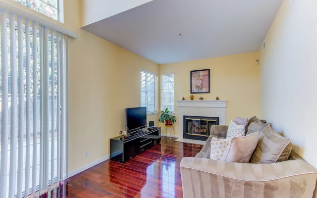 photo 5 of Andrea Way House in Union City 3 Bedrooms 2.5 Bathrooms Home
