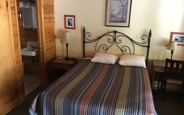 photo 3 of Andruss Motel