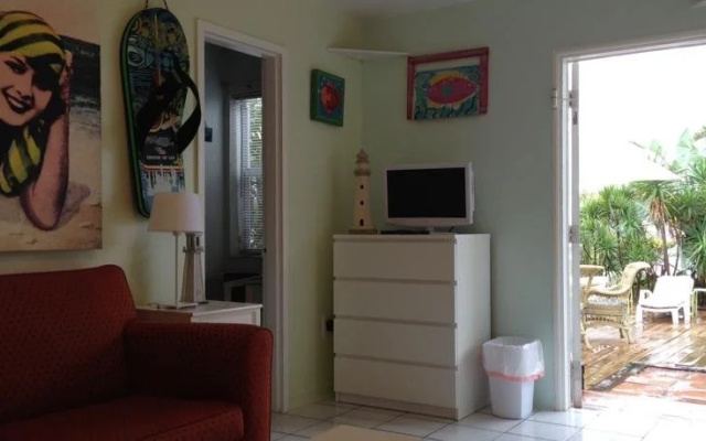 photo 3 of Angelfish Inn