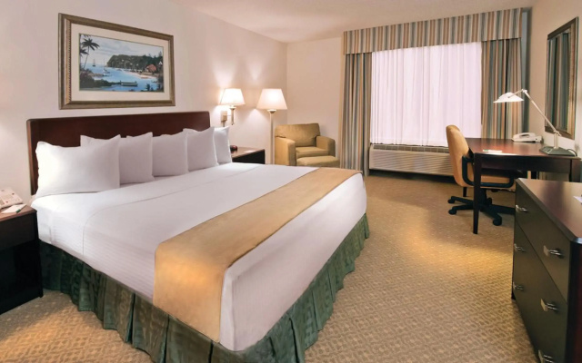 photo 3 of Ann Arbor Regent Hotel & Suites