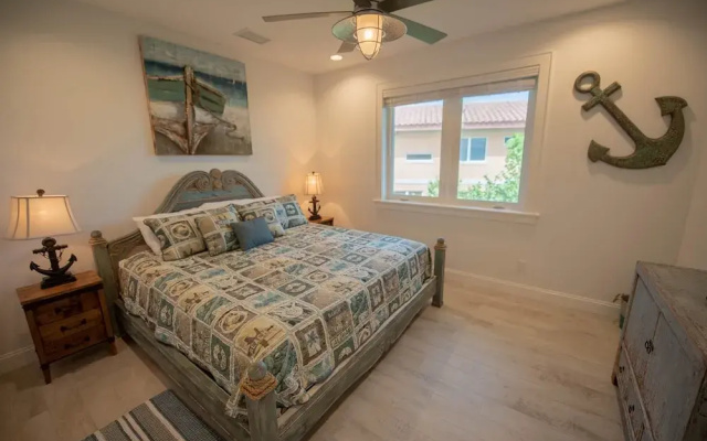 photo 3 of Anna Maria Grand Beach House Apartment 9