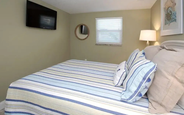 photo 4 of Beach Breeze Unit 2 by Anna Maria