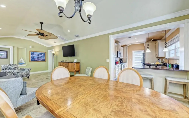 photo 2 of Anna Maria Island Surfside Bungalow