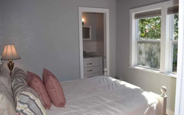 photo 4 of Anna's Cottage by RedAwning