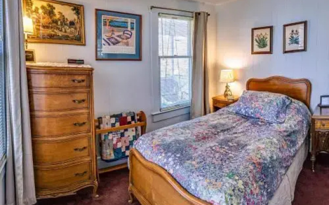 photo 5 of Anne Hathaway House