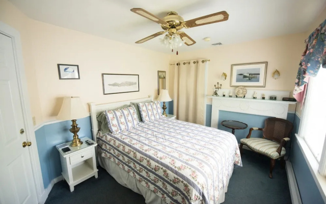 photo 5 of Anne's White Columns Inn