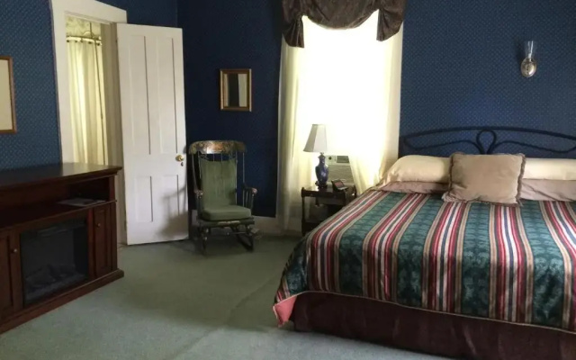 photo 4 of Antique Mansion B&B