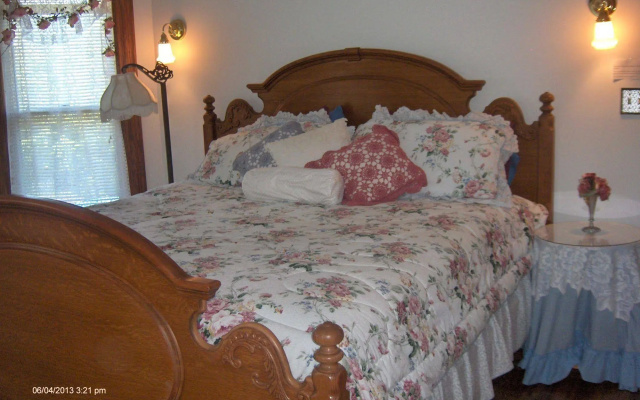 photo 3 of Antique Rose Inn Windham