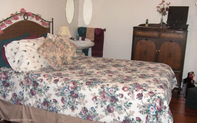 photo 4 of Antique Rose Inn Windham