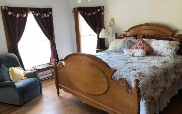 photo 5 of Antique Rose Inn Windham