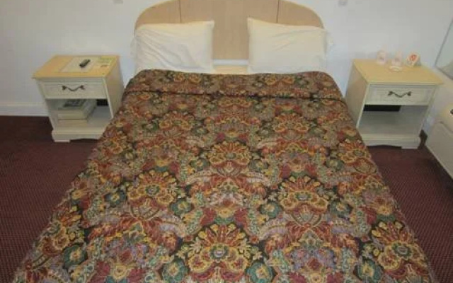 photo 5 of Apache Inn