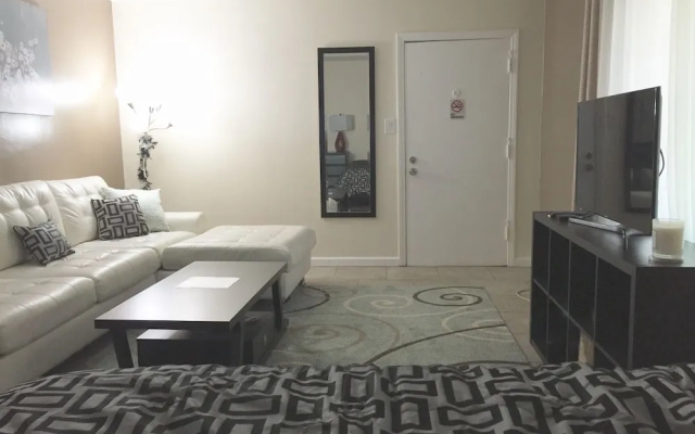 photo 5 of Apartments - North Mansfield Avenue