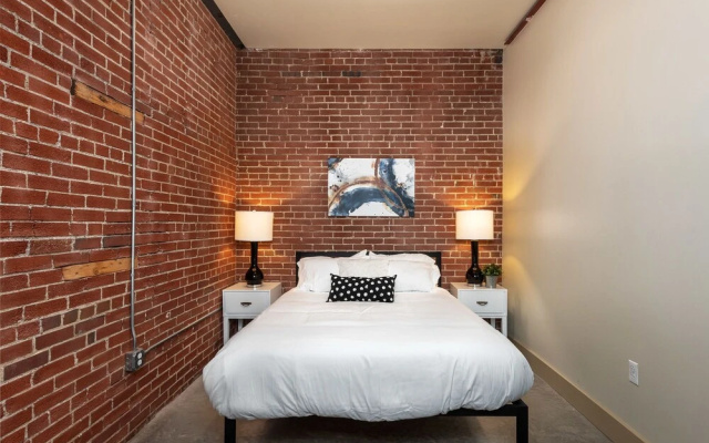 photo 3 of Apartments at 1209 Washington Ave