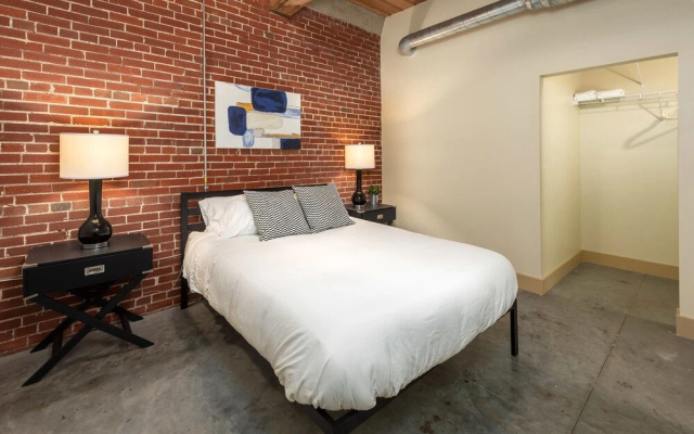 photo 5 of Apartments at 1209 Washington Ave