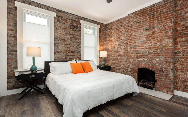 photo 4 of Apartments at 4340 Laclede Ave