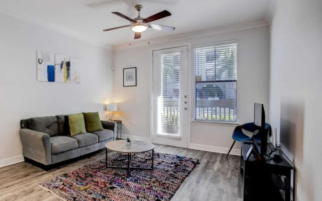 photo 3 of Apartments near Houston Medical Center & Rice University by Frontdesk