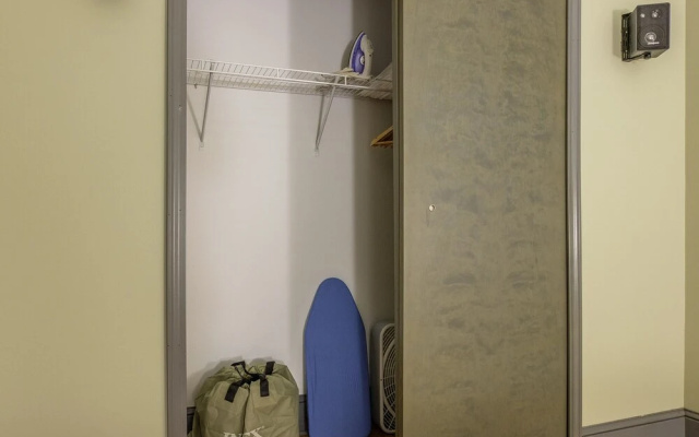 photo 2 of FRONTDESK 2015 East 4th Street Apts Downtown Cleveland