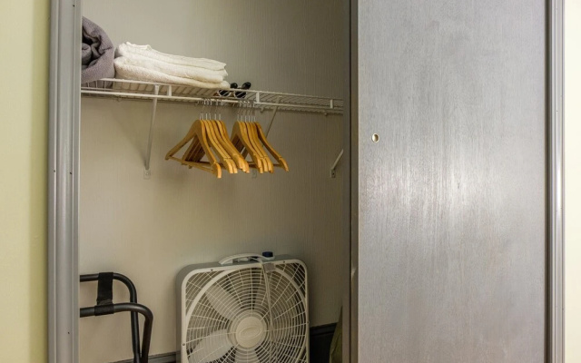 photo 3 of FRONTDESK 2015 East 4th Street Apts Downtown Cleveland